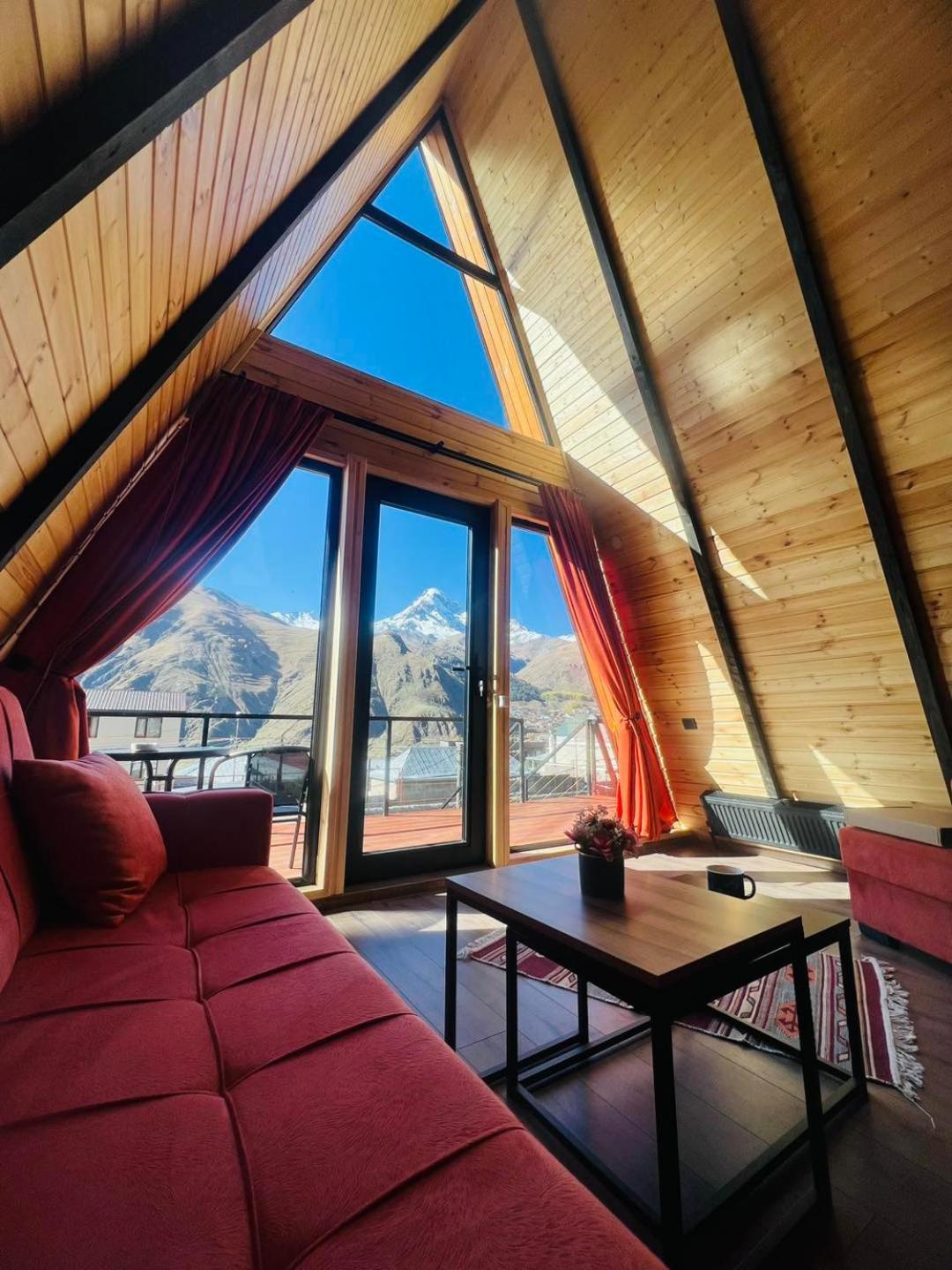 Pyramid Kazbegi Hotel Exterior foto