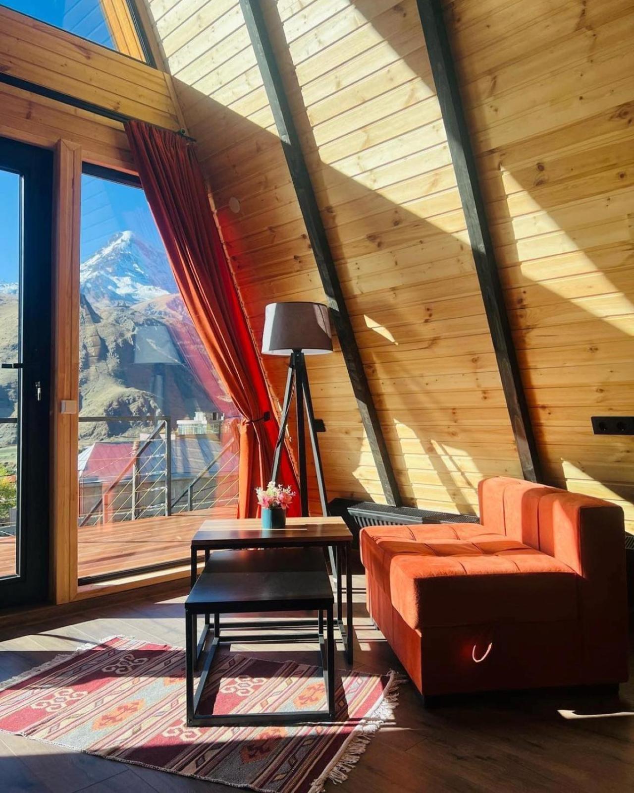 Pyramid Kazbegi Hotel Exterior foto