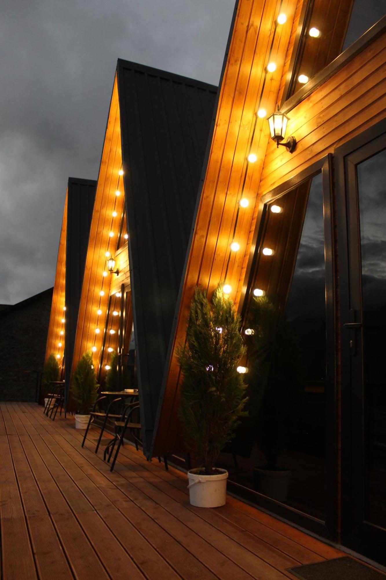 Pyramid Kazbegi Hotel Exterior foto